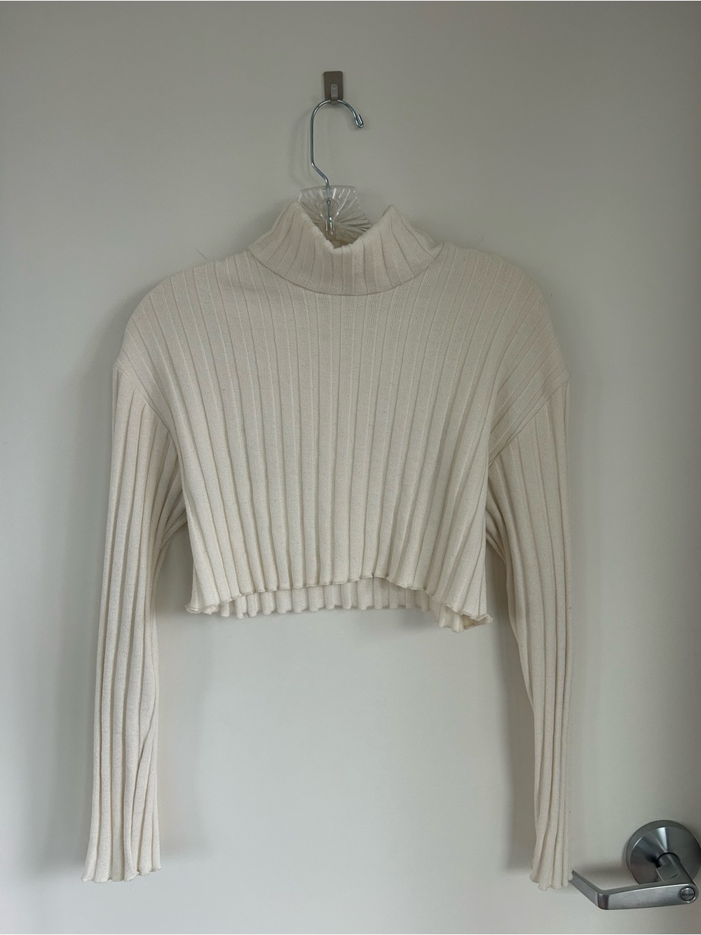 Zara cream ribbed crop turtle neck sweater, size S